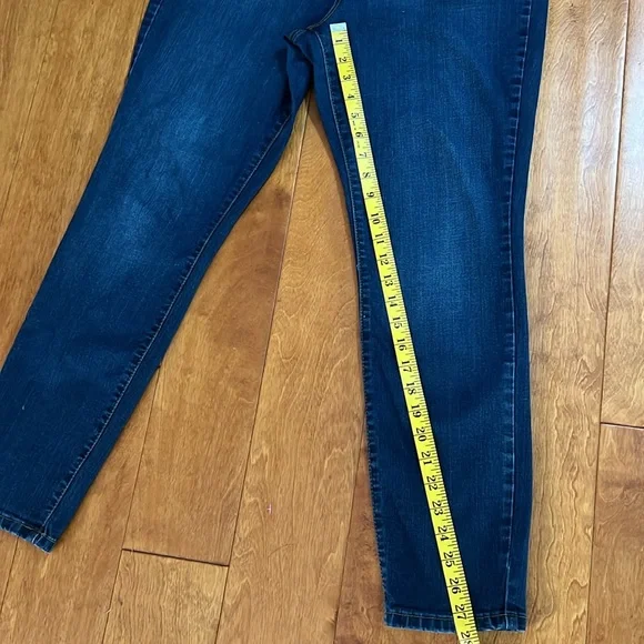 Adrienne Vittadini Blue Skinny Ankle Jeans Size 12 Mid Rise Classic Nautical - Picture 6 of 12